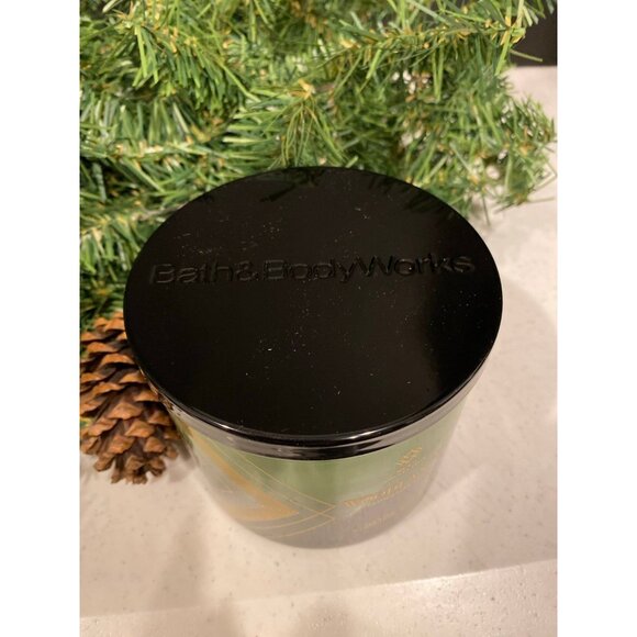 Bath & Body Works “Woodlands” 3 Wick Candle - Picture 4 of 5